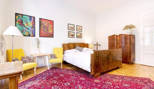 Apartment with Church View