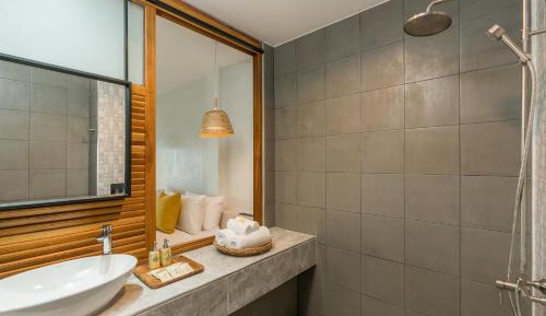 Deluxe Double or Twin Room with Sea View