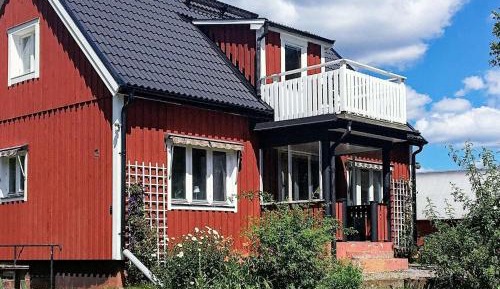 Three-Bedroom Holiday Home 