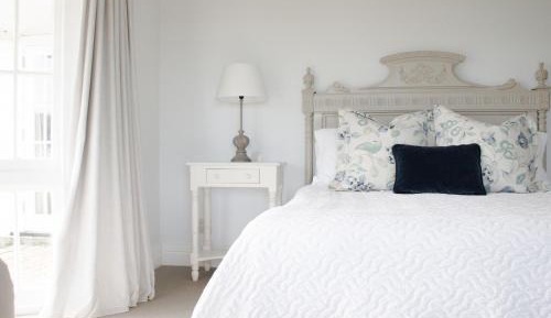 Queen Room with Private Bathroom