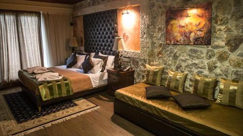 Deluxe Double or Twin Room with City View