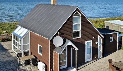 Three-Bedroom Holiday Home 