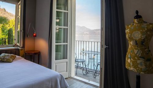 Superior Double Room with Balcony and Lake View