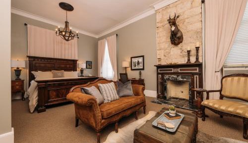 Superior King Suite