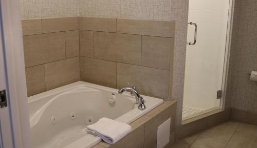 King Room with Jetted Tub