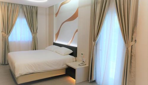 Large Double or Twin Room