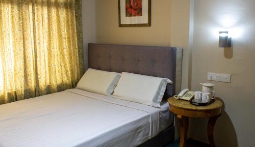  Standard Queen Room 