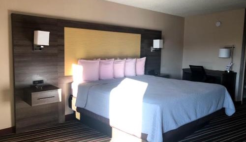 King Room with Hot Tub - Smoking