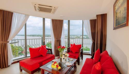 Deluxe Family Room