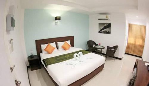 Deluxe King Room