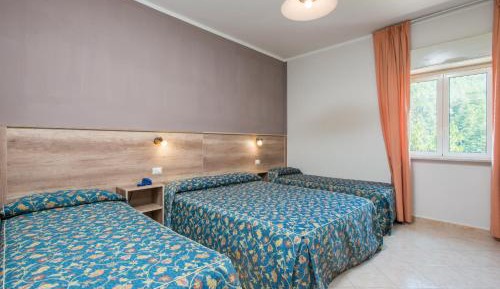 Family Room (5 Adults)