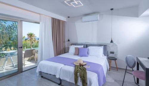 Junior Suite with Garden View