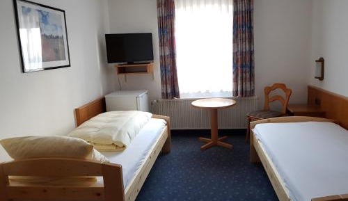Standard Twin Room with Shared Bathroom