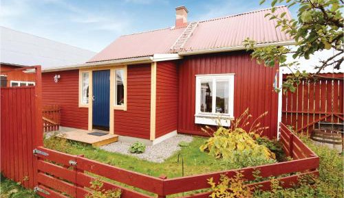 One-Bedroom Holiday Home