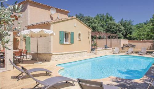 Three-Bedroom Holiday Home 