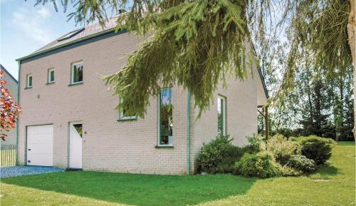 Four-Bedroom Holiday Home