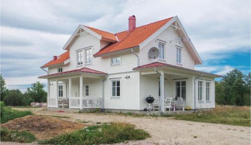 Four-Bedroom Holiday Home