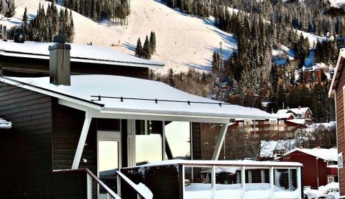 Two-Bedroom House with Lake View (7 Adults)