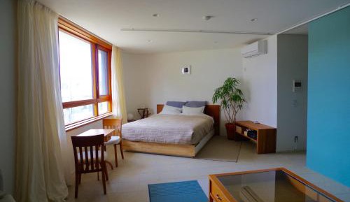 Studio Apartment with Train View 2F
