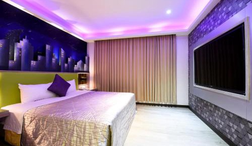 Queen Room with Spa Bath