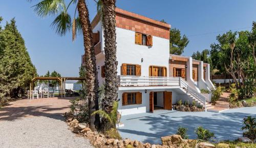 Seven-Bedroom House
