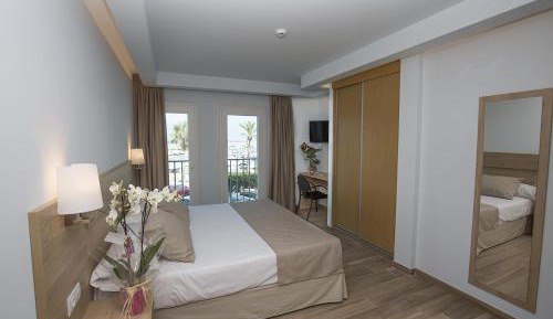 Deluxe Double or Twin Room with Sea View