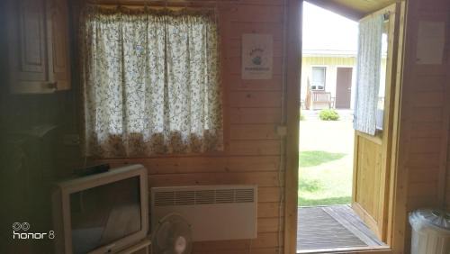 Bungalow with Shared Shower and Toilet