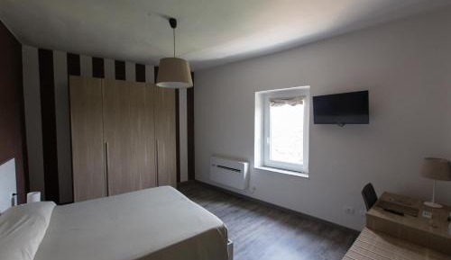 Double or Twin Room with Lake View