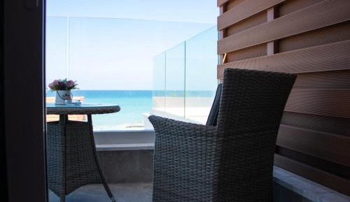 Studio Apartment with Sea View