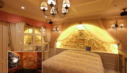 Queen Room with Spa Bath