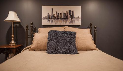 Queen Room with Shared Bathroom