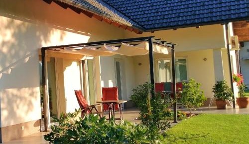 Queen Room with Garden View