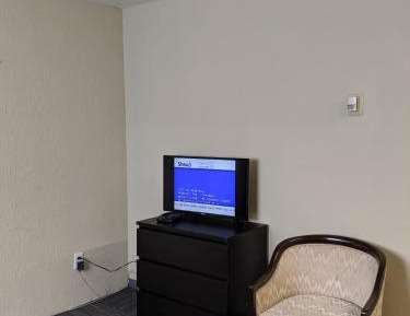 Deluxe Queen Suite