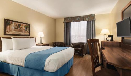 Queen Room - Non-Smoking