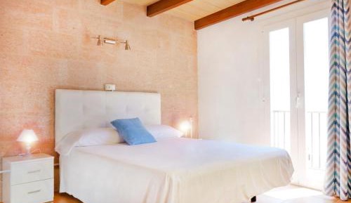 One-Bedroom Apartment with Kitchen ( 2-3 Adults)