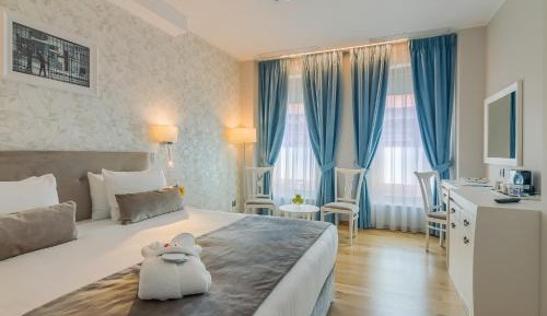 Deluxe Superior Room