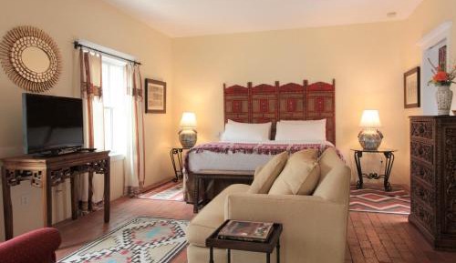 Deluxe King Suite