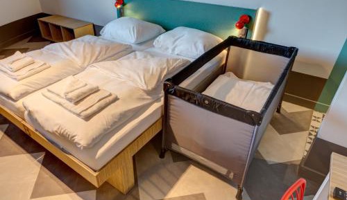 Double Room for Single Use