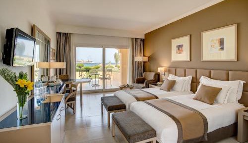 Premium Deluxe Beach Front Room