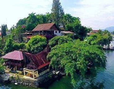 Suite with Lake View