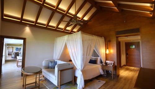 Grand Villa Sea View King Bed