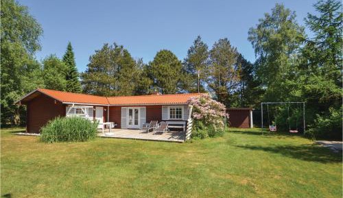 Three-Bedroom Holiday Home 