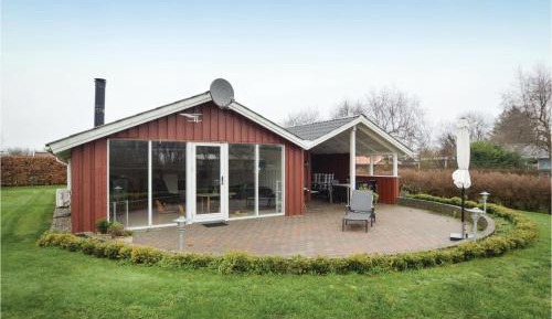Three-Bedroom Holiday Home 