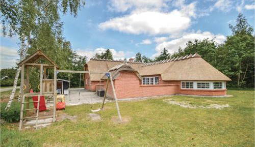 Six-Bedroom Holiday Home