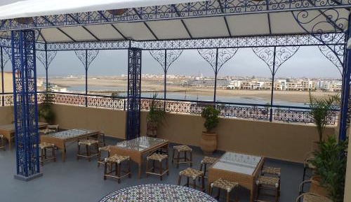 Budget Single Room with Shared Bathroom