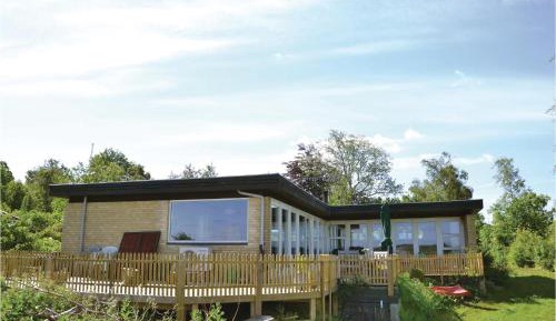 Three-Bedroom Holiday Home 