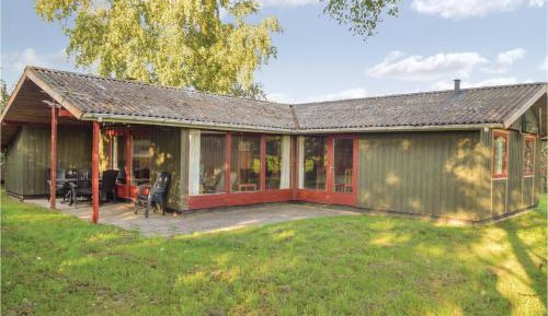 Three-Bedroom Holiday Home 