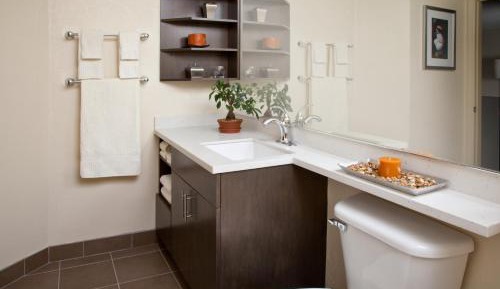 Queen Studio Suite - Communication Accessible