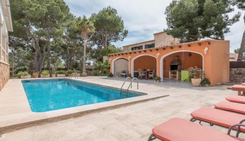 Villa with Garden View