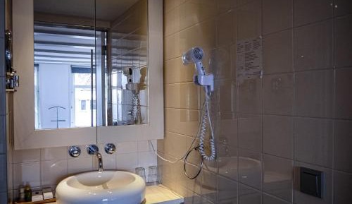 Standard Double Room with External Toilet